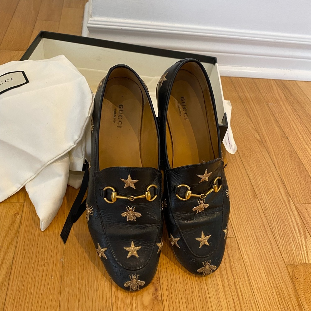 Gucci loafer size 8.5 comes with box and dust bag